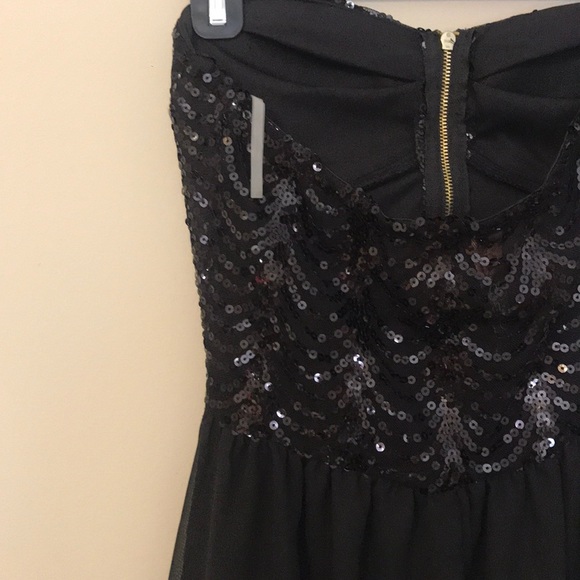 Black Sequin Chiffon Mini Dress with Zipper Detail - Picture 4 of 5